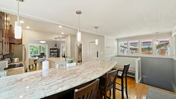 House, Multiple Beds, Patio, Garden View (Harrison Main - #2206 ) | Interior