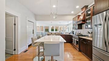 House, Berbilang Katil, Patio, Garden View (Harrison Main - #2206 ) | Dapur peribadi | Peti sejuk, ketuhar gelombang mikro, ketuhar, dapur