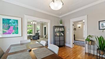 House, Multiple Beds, Patio, Garden View (Harrison Main - #2206 ) | Interior