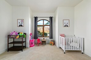 House, Multiple Beds, Balcony, Garden View (Wild Horse - #4800)