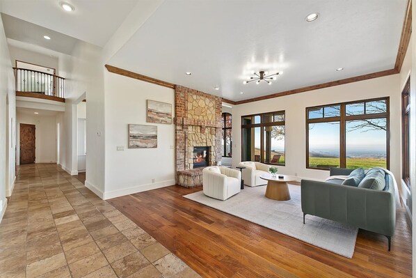 House, Multiple Beds, Balcony, Garden View (Wild Horse - #4800) | Interior