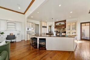 House, Multiple Beds, Balcony, Garden View (Wild Horse - #4800) | Private kitchen | Fridge, microwave, oven, stovetop