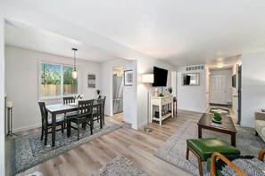 Condo, Multiple Beds, Patio, Garden View (Morris Hill - #3614) | Interior