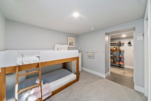 Huis, meerdere bedden, hot tub, uitzicht op tuin (Jefferson - #1302) | 4 slaapkamers, individueel gedecoreerd, individueel gemeubileerd