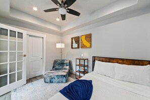 House, Multiple Beds, Hot Tub, Garden View (Jefferson - #1302) | 4 bedrooms, individually decorated, individually furnished, bed sheets
