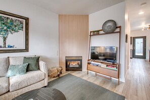 House, Multiple Beds, Patio, Garden View (23rd - #2344) | Interior