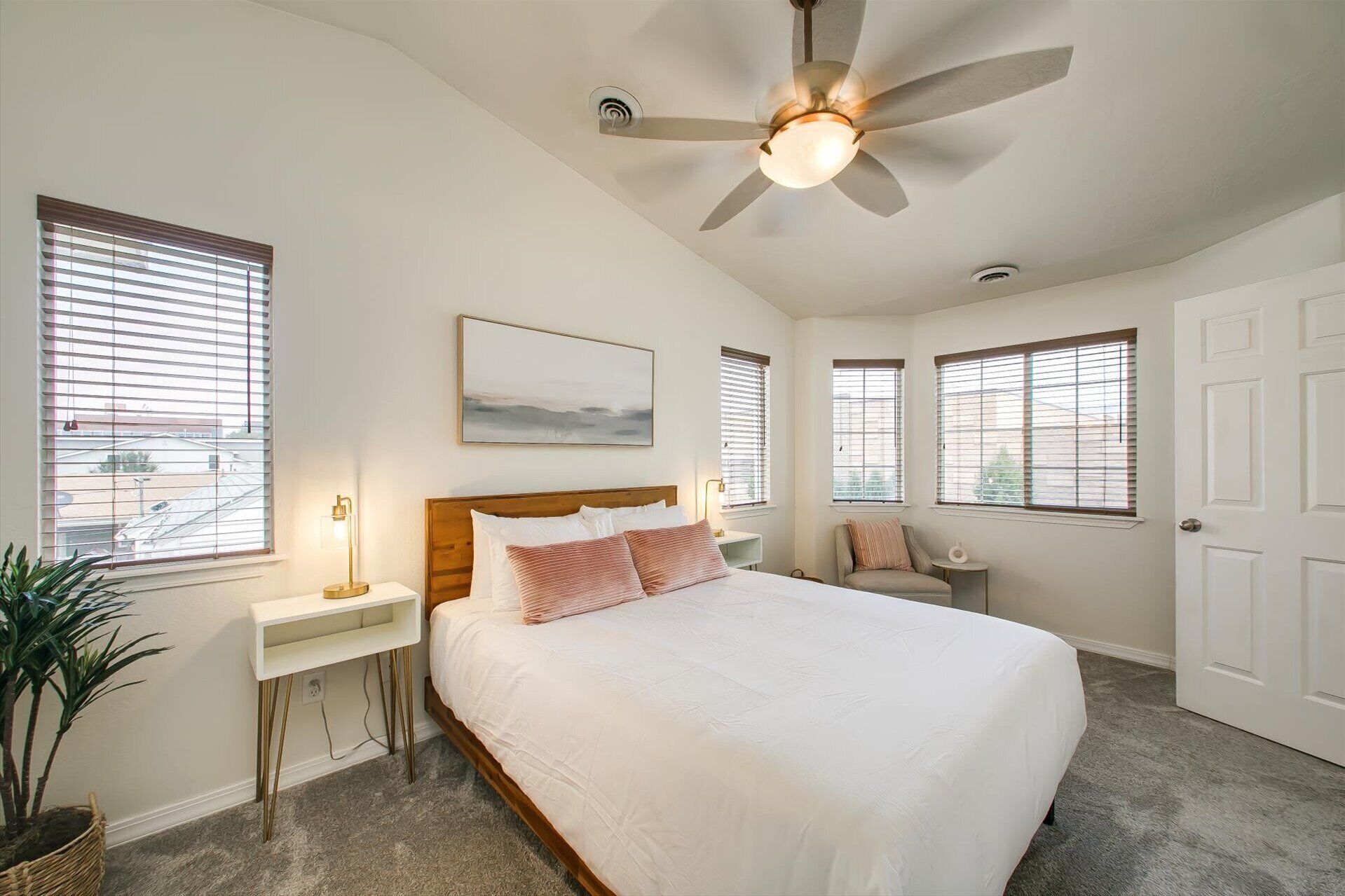 Casa, varias camas, patio, vista al jardín (Grant - #1229) | 3 habitaciones, decoración personalizada y muebles diferentes 