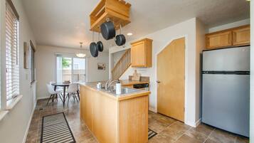 House, Multiple Beds, Patio, Garden View (Grant - #1229) | Interior