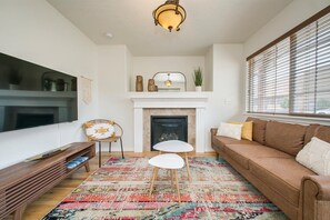 House, Multiple Beds, Patio, Garden View (Grant - #1229) | Living room | 42-inch flat-screen TV with digital channels, fireplace