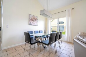 Dining - Amazing 6 bedrooms with pool (Kissimmee)