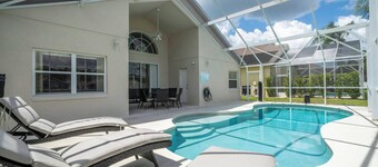 Amazing 6 bedrooms with pool