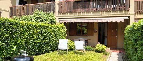 المنطقة المحيطة بالمنشأة