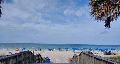 Modern Charming 3-bedroom Cozy House 4 min From Englewood Beach