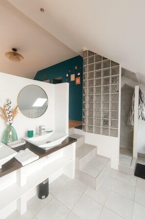 淋浴設備、風筒、提供毛巾