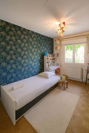 4 chambres, fer et planche à repasser, accès Internet, draps fournis
