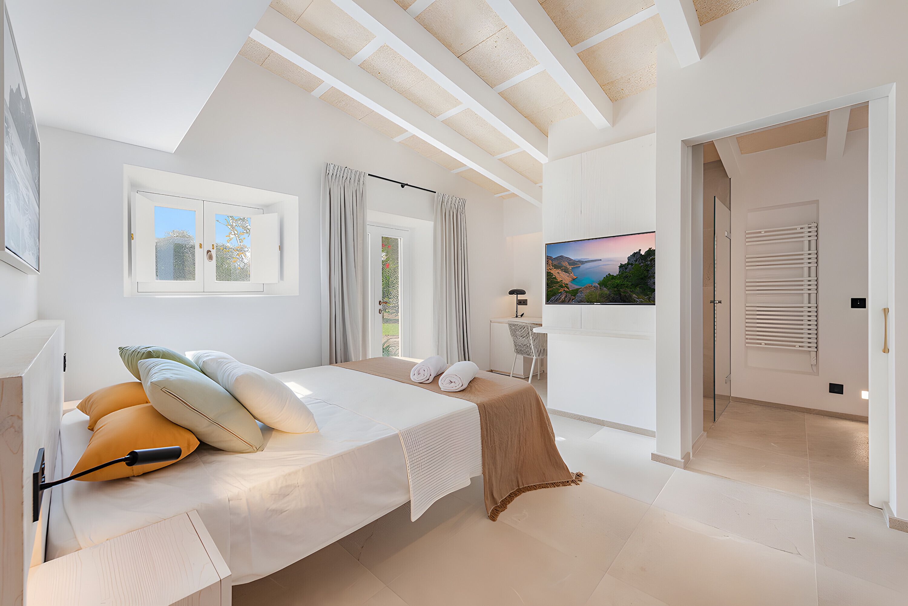 4 slaapkamers, een strijkplank/strijkijzer, wifi, beddengoed