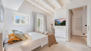 4 slaapkamers, een strijkplank/strijkijzer, wifi, beddengoed