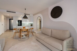 Deluxe Apartment | Living area | 41-cm LCD TV with cable channels - Sunset Cliffs Sea View (Benidorm)