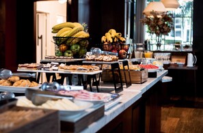Dining - Hotel Los Silos (Santa Fe)
