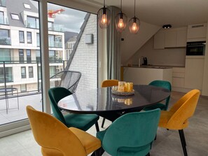 Apartment | Dining