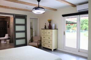 1 bedroom, desk, free WiFi, bed sheets