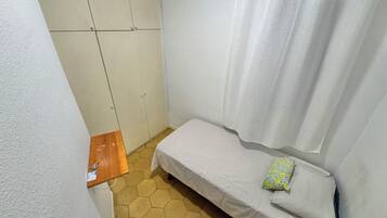 1 chambre, fer et planche Ă repasser, Wi-Fi, draps fournis