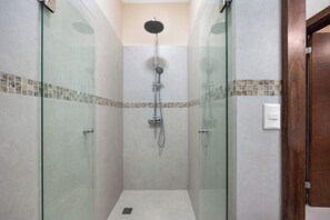 Apartment, Patio, Mountain View | Bilik Mandi