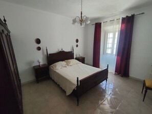 3 bedrooms, iron/ironing board, WiFi - Holiday Home 'Granja' with Private Garden and Air Conditioning (Granja Mourão)