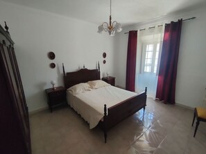 3 Schlafzimmer, Bügeleisen/Bügelbrett, WLAN