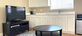 Charming Large Quiet 1-bedroom Guest Home in Palo Alto