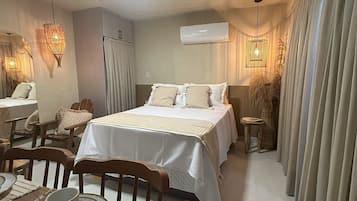 Basic Studio | Blackout curtains, iron/ironing board, free WiFi