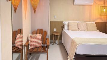 Basic Studio | Blackout drapes, iron/ironing board, WiFi (free)