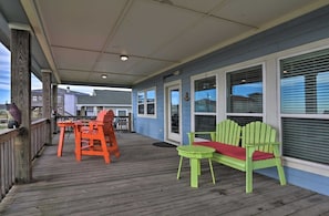 Terrace/patio - Blue Crab – Ocean-View Escape, Sleeps 10, 4BR/4BA, Steps from the Beach (Crystal Beach)