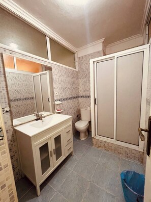 Căn hộ, 2 phòng ngủ, phù hợp cho người khuyết tật, hút thuốc | Phòng tắm