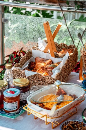 Room, 1 Bedroom, Balcony, Mountain View | Interior