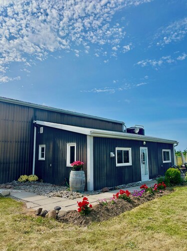 Stay at Jordan Valley Vineyards Barnhouse