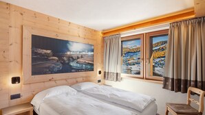 3 室のベッドルーム、アイロン / アイロン台、WiFi、ベッドシーツ