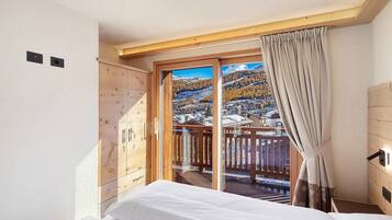 3 quartos, ferros/tábuas de passar roupa, Wi-Fi, roupa de cama