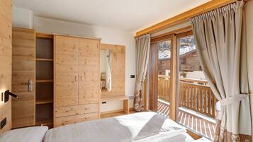 2 quartos, ferros/tábuas de passar roupa, Wi-Fi, roupa de cama