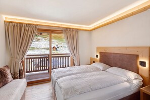 2 bedrooms, iron/ironing board, WiFi, bed sheets - Apartment 'Gembro' with Mountain View, Shared Garden and Wi-Fi (Livigno)