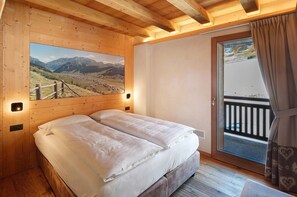 3 slaapkamers, een strijkplank/strijkijzer, wifi, beddengoed