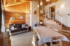 Interior - Apartment 'Larice' with Mountain View, Shared Garden and Wi-Fi (Livigno)