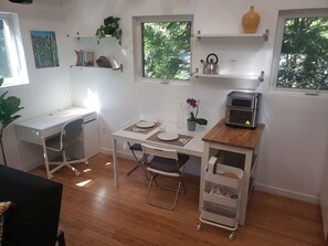 Interior - Lots of Natural light. Excellent Location. Studio + Loft. Parking on-site (Portland)