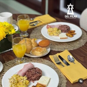 Free daily continental breakfast - Hotel Del Pilar (Managua)