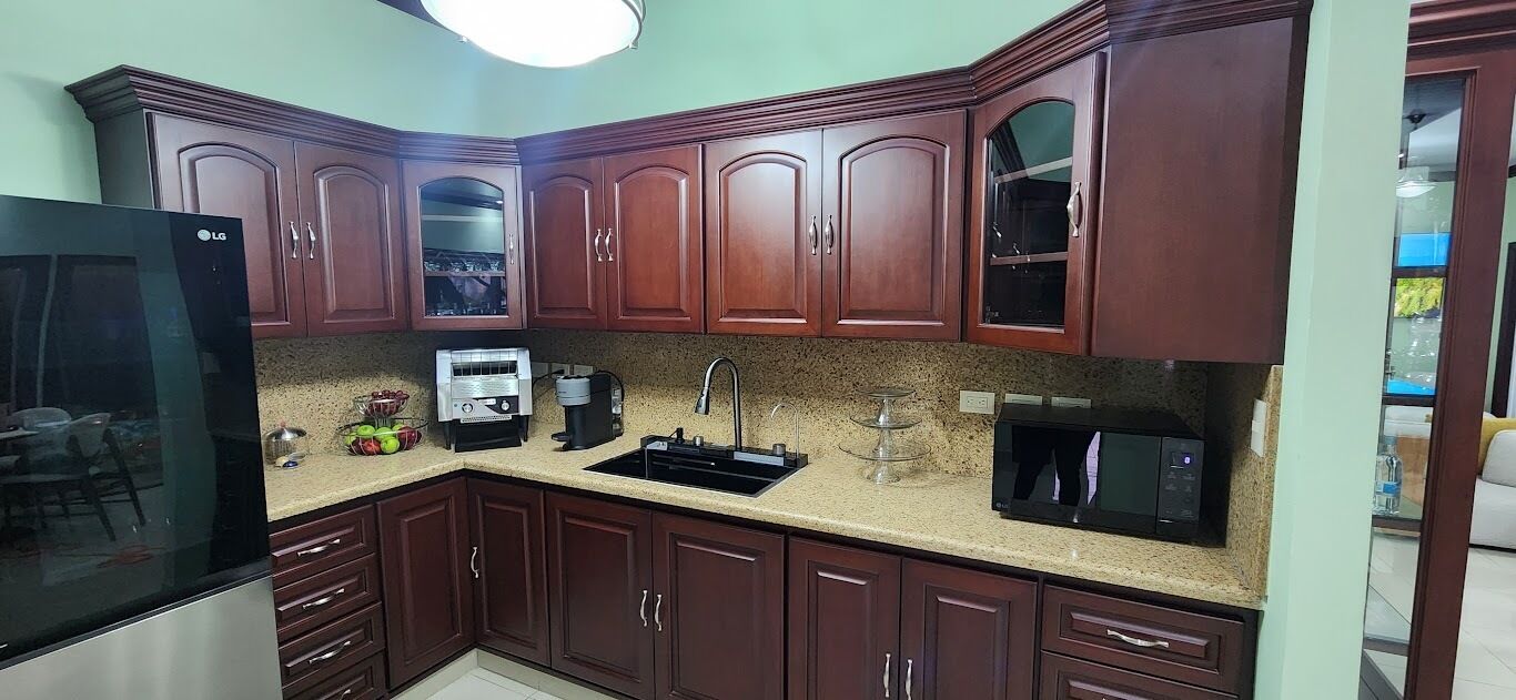 Mini réfrigérateur, grille-pain