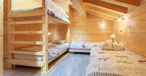 5 dormitorios, tabla de planchar con plancha, wifi y ropa de cama