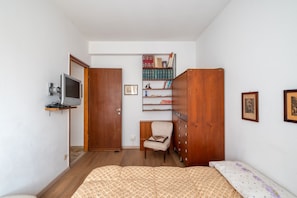 4 chambres, fer et planche à repasser, Wi-Fi, draps fournis