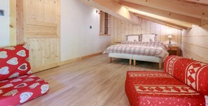 3 habitaciones, tabla de planchar con plancha, wifi y ropa de cama 