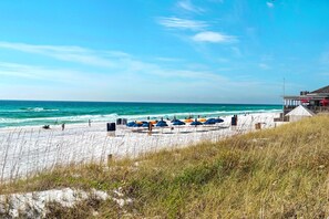 Condo, varias camas (Ariel Dunes I 2102) | Playa