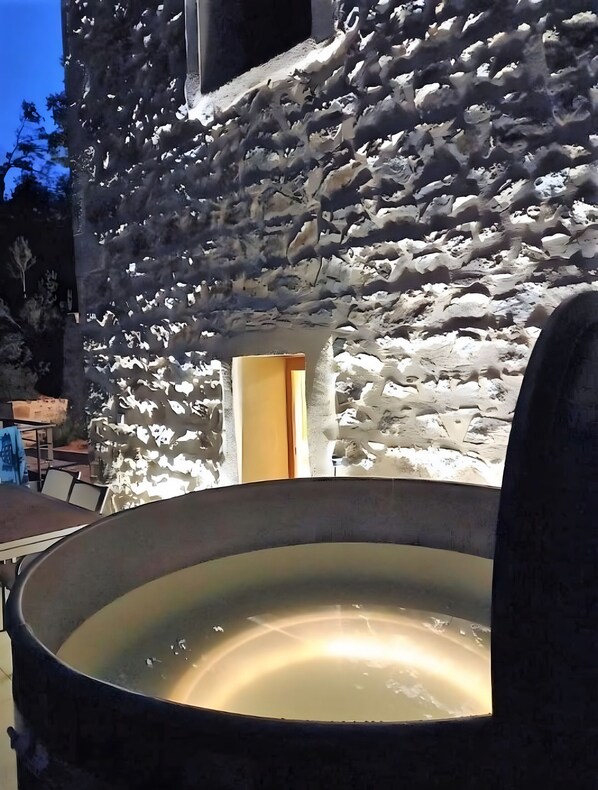 Terrace/patio - Holiday Home 'Château Saint-jean' with Mountain View, Private Terrace and Wi-Fi (Beaujeu)